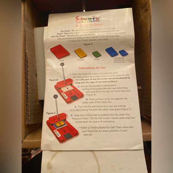 Sizzix Original Red Personal Manual Die-Cutter Machine - Picture 4 of 9